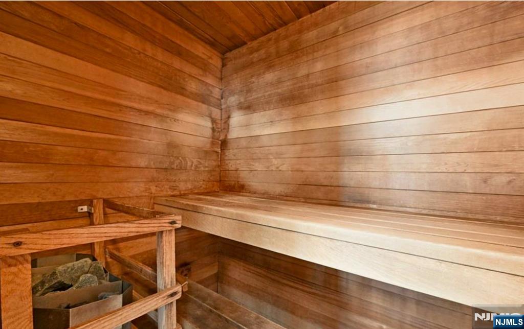 6050 Boulevard East, Unit 8E West New York, NJ 07093 - Photo 23 of 34