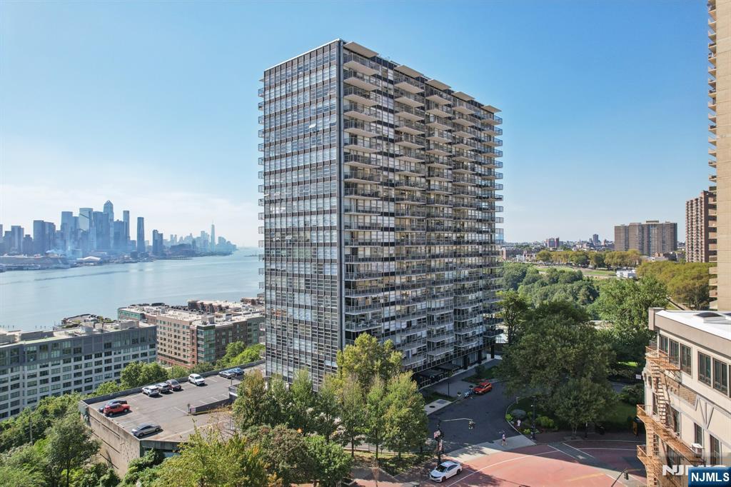 6050 Boulevard East, Unit 8E West New York, NJ 07093 - Photo 29 of 34