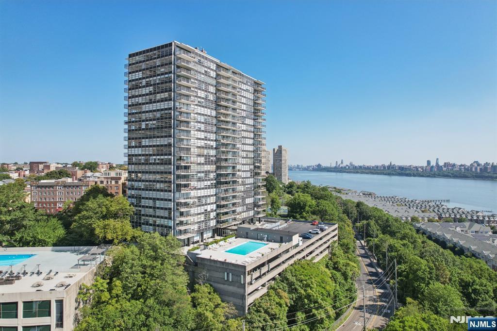 6050 Boulevard East, Unit 8E West New York, NJ 07093 - Photo 30 of 34