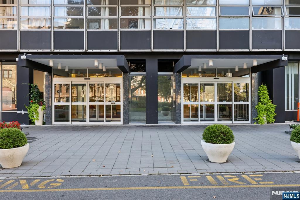 6050 Boulevard East, Unit 8E West New York, NJ 07093 - Photo 33 of 34