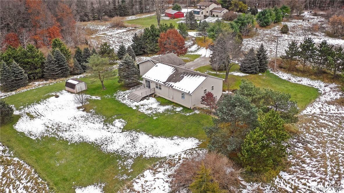 4282 Burgess Road Pinckney, MI 48169 - Photo 32 of 45 DJI_0631.jpg
