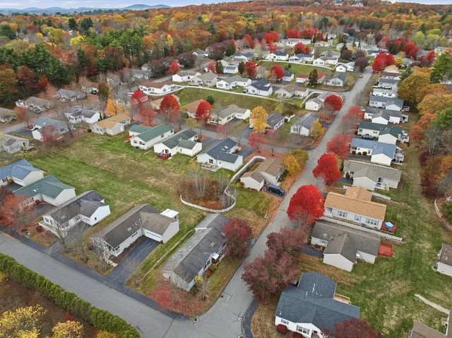 $389,000 | 20 Ledgewood Way, Manchester, NH 03104