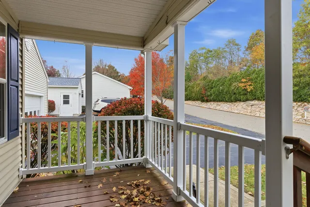 $389,000 | 20 Ledgewood Way, Manchester, NH 03104