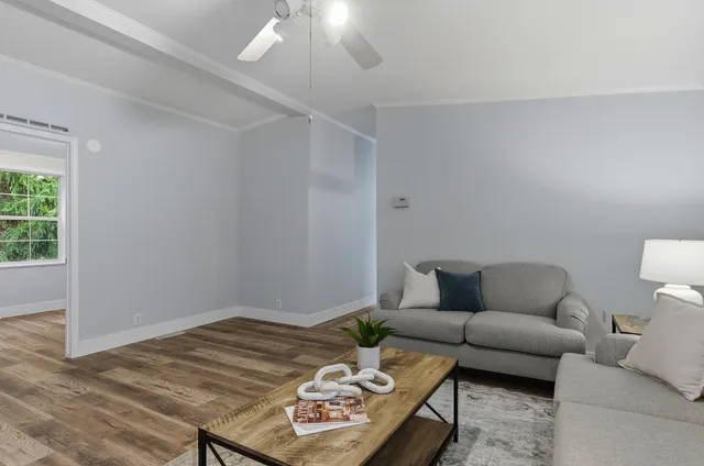 $389,000 | 20 Ledgewood Way, Manchester, NH 03104