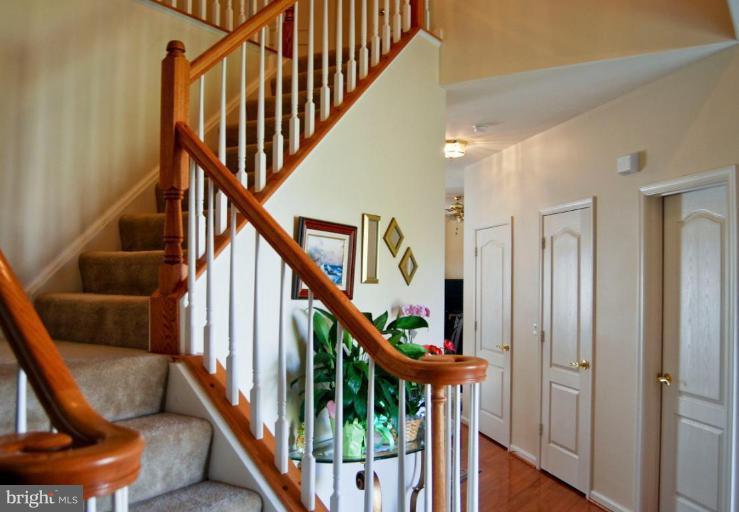 806 Rayquick Road Warrenton, VA 20186 - Photo 4 of 30 Hallway