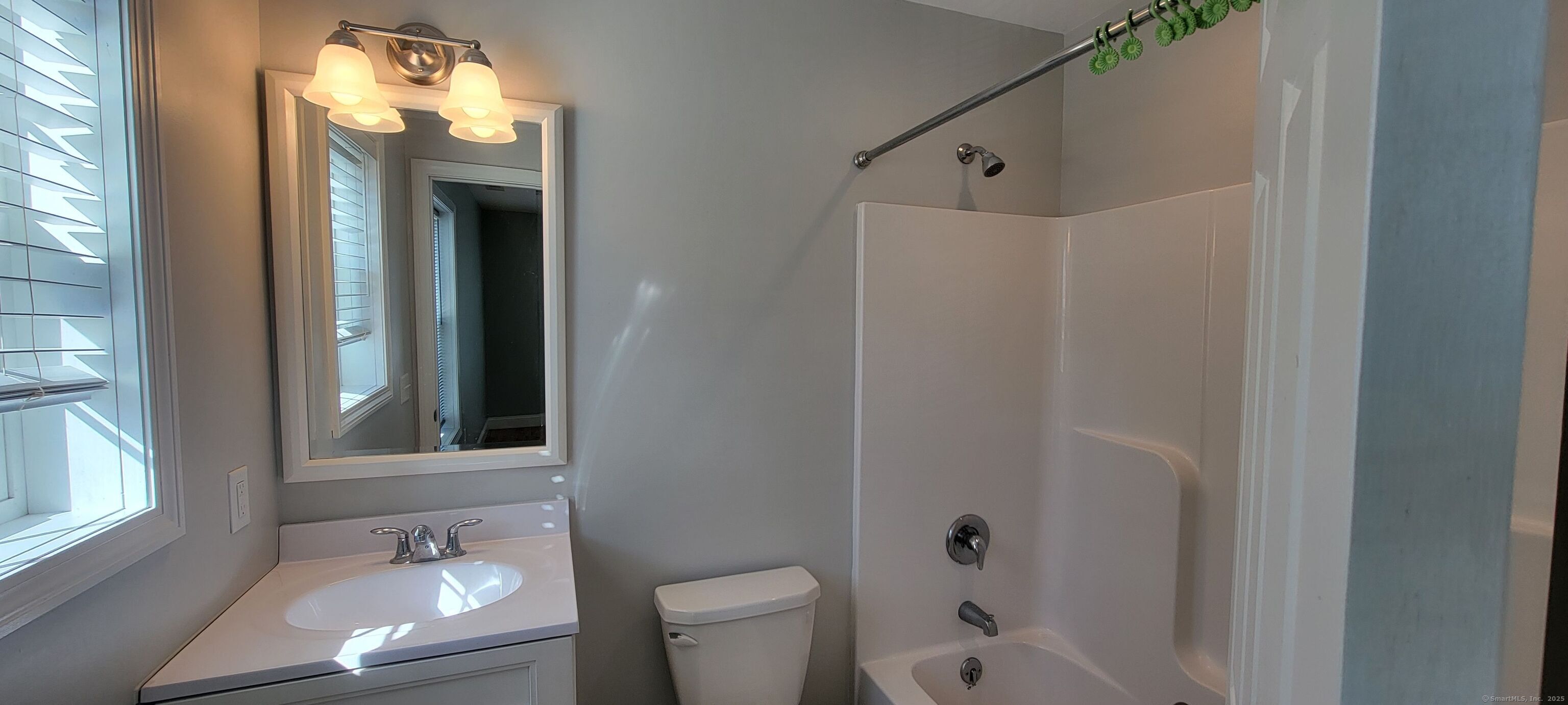 537 Winchester Avenue New Haven, CT 06511 - Photo 13 of 17