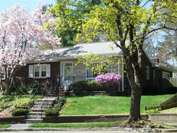44 Friend Street Wakefield, MA 01880 - Photo 2 of 22 Gallery Image 2
