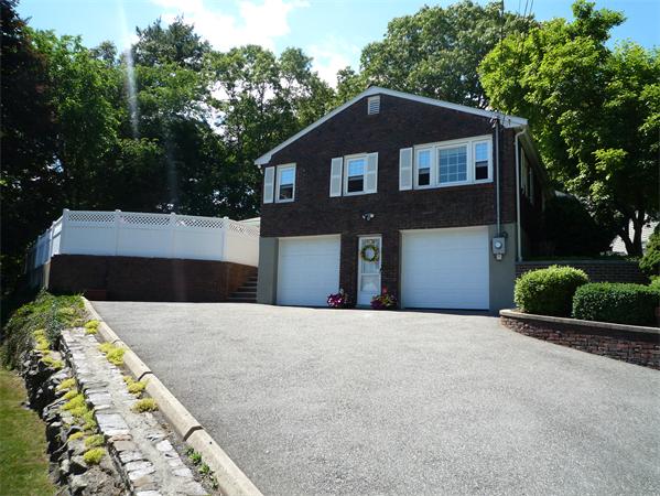 44 Friend Street Wakefield, MA 01880 - Photo 3 of 22 Gallery Image 3