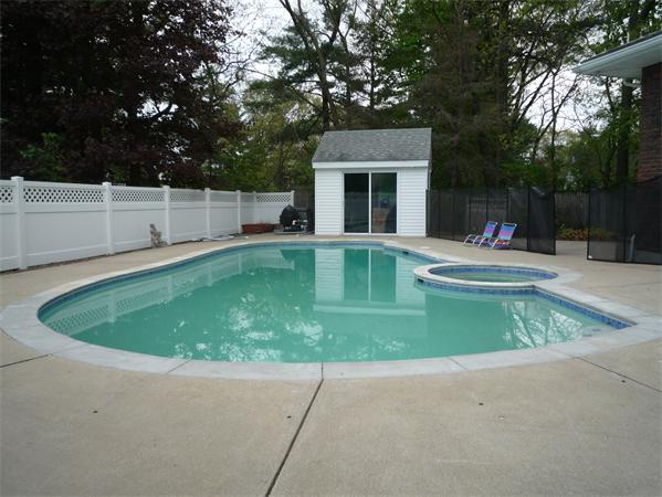 44 Friend Street Wakefield, MA 01880 - Photo 4 of 22 Gallery Image 4