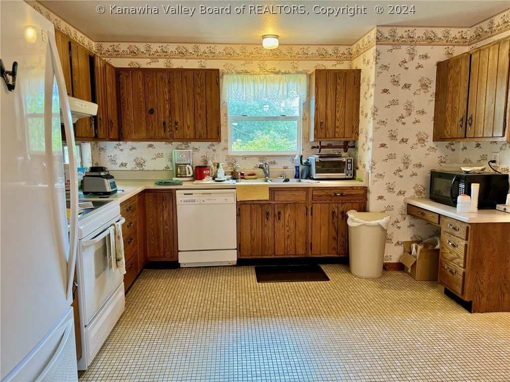 306 Pine Crest Lane Ripley, WV 25271 - Photo 10 of 41 Gallery Image 10