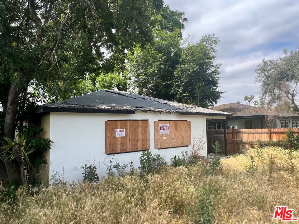 14822 Saticoy Street Van Nuys, CA 91405 - Photo 2 of 7