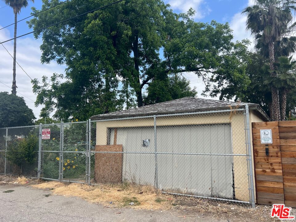 14822 Saticoy Street Van Nuys, CA 91405 - Photo 5 of 7