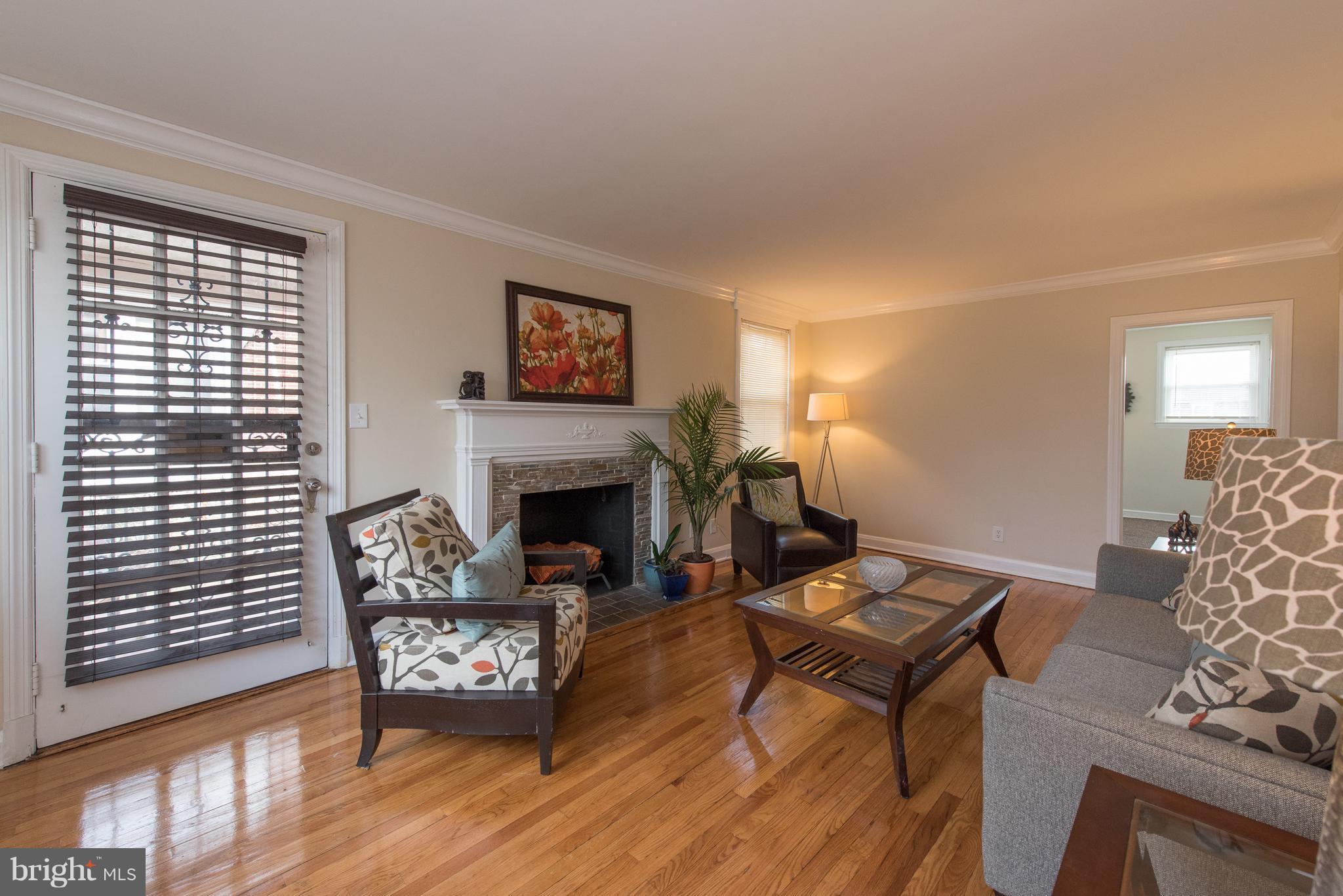 3611 Ellamont Road Baltimore, MD 21215 - Photo 2 of 30 Living Room