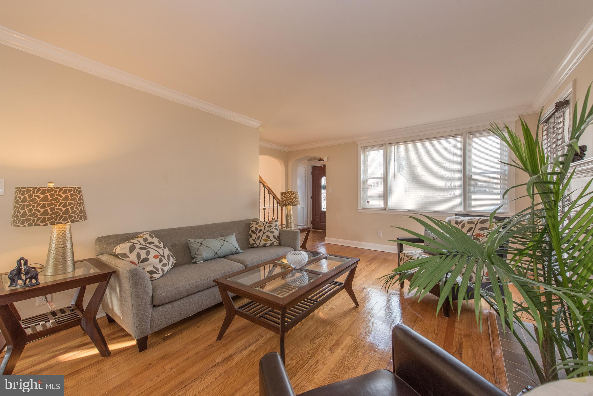 3611 Ellamont Road Baltimore, MD 21215 - Photo 3 of 30 Living Room