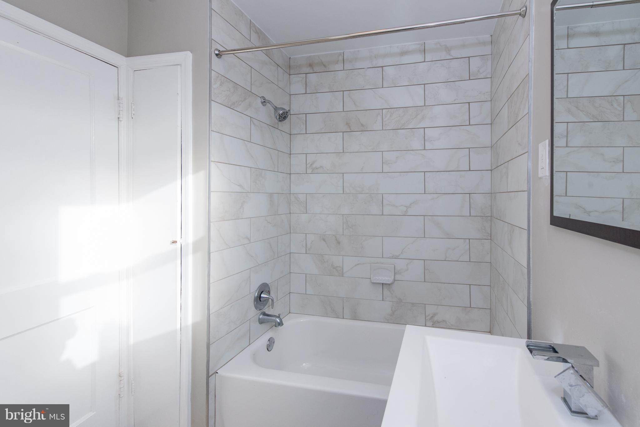 3611 Ellamont Road Baltimore, MD 21215 - Photo 21 of 30 Bath