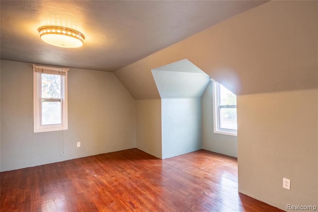 331 Elizabeth Lake Road Pontiac, MI 48341 - Photo 5 of 38