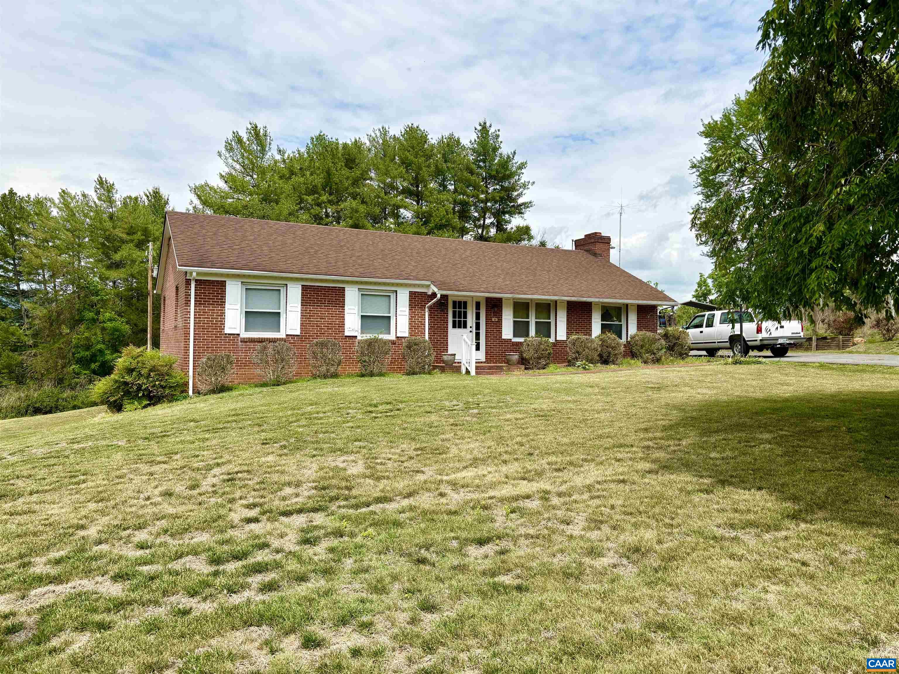 601 Lake View Lane Lovingston, VA 22949 - Photo 3 of 28