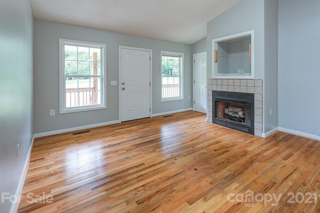 35 Gudger Road Candler, NC 28715 - Photo 4 of 25 Gallery Image 4