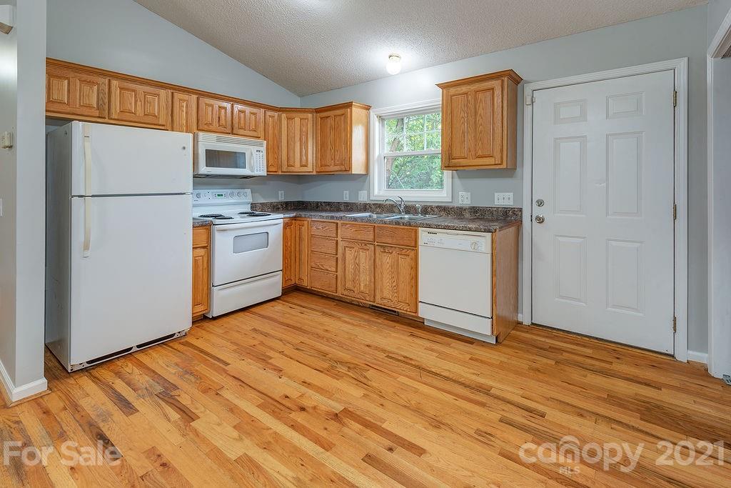 35 Gudger Road Candler, NC 28715 - Photo 8 of 25 Gallery Image 8