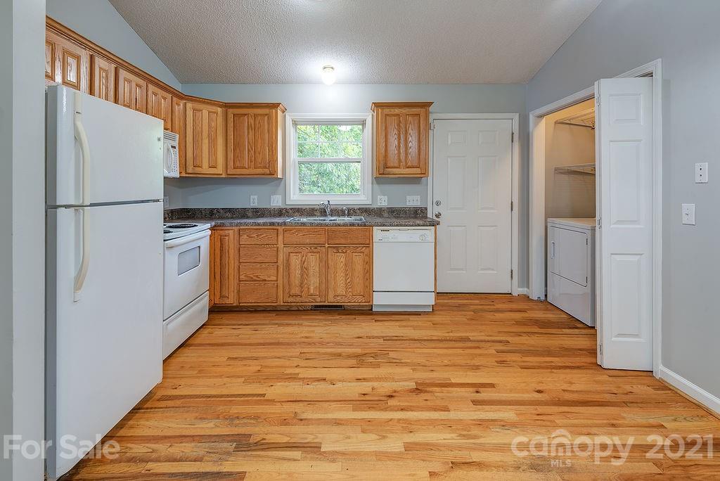 35 Gudger Road Candler, NC 28715 - Photo 9 of 25 Gallery Image 9