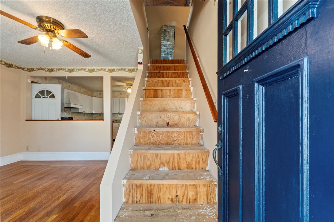 37 George Waterman Road Johnston, RI 02919 - Photo 4 of 27