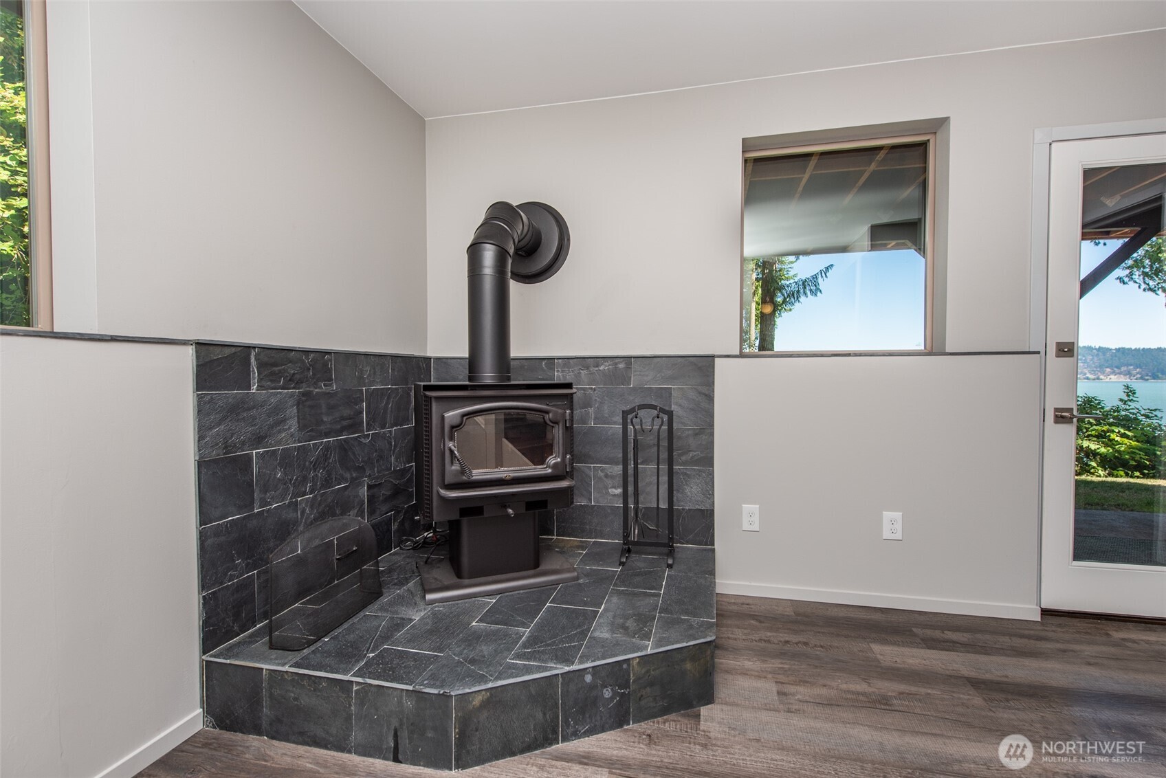 681 Bachelor Road Sequim, WA 98382 - Photo 21 of 39 a view of entryway