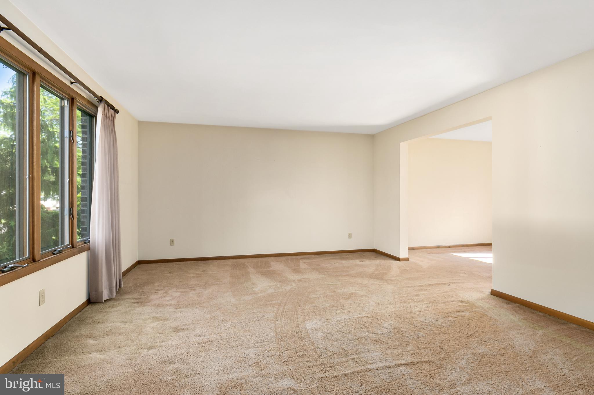 503 Haines Mill Road Delran, NJ 08075 - Photo 6 of 32 Living Room