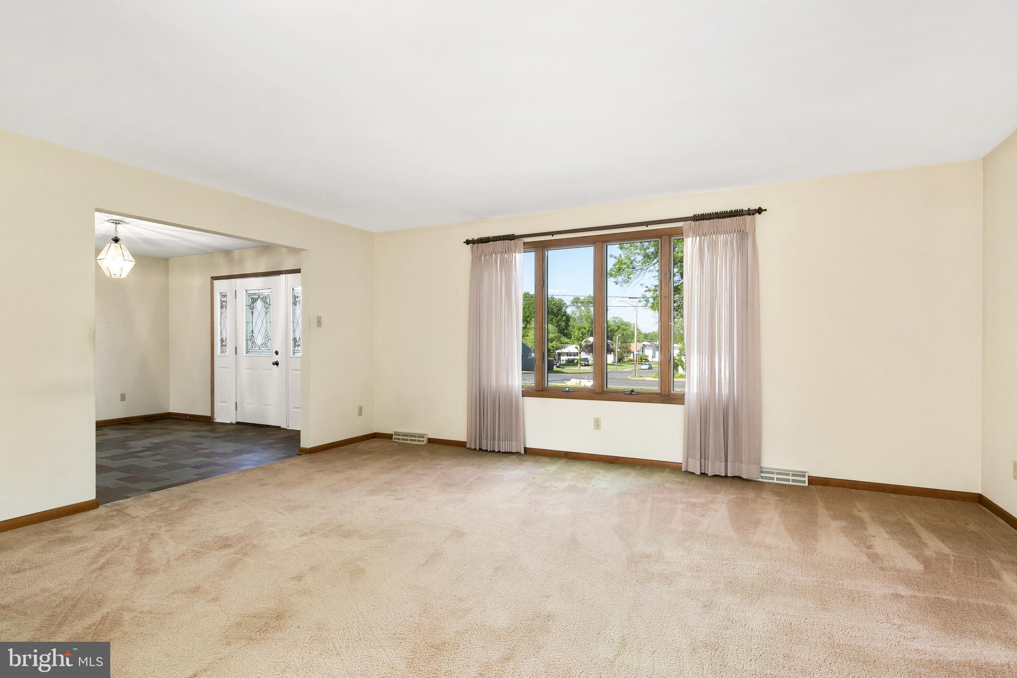 503 Haines Mill Road Delran, NJ 08075 - Photo 7 of 32 Living Room