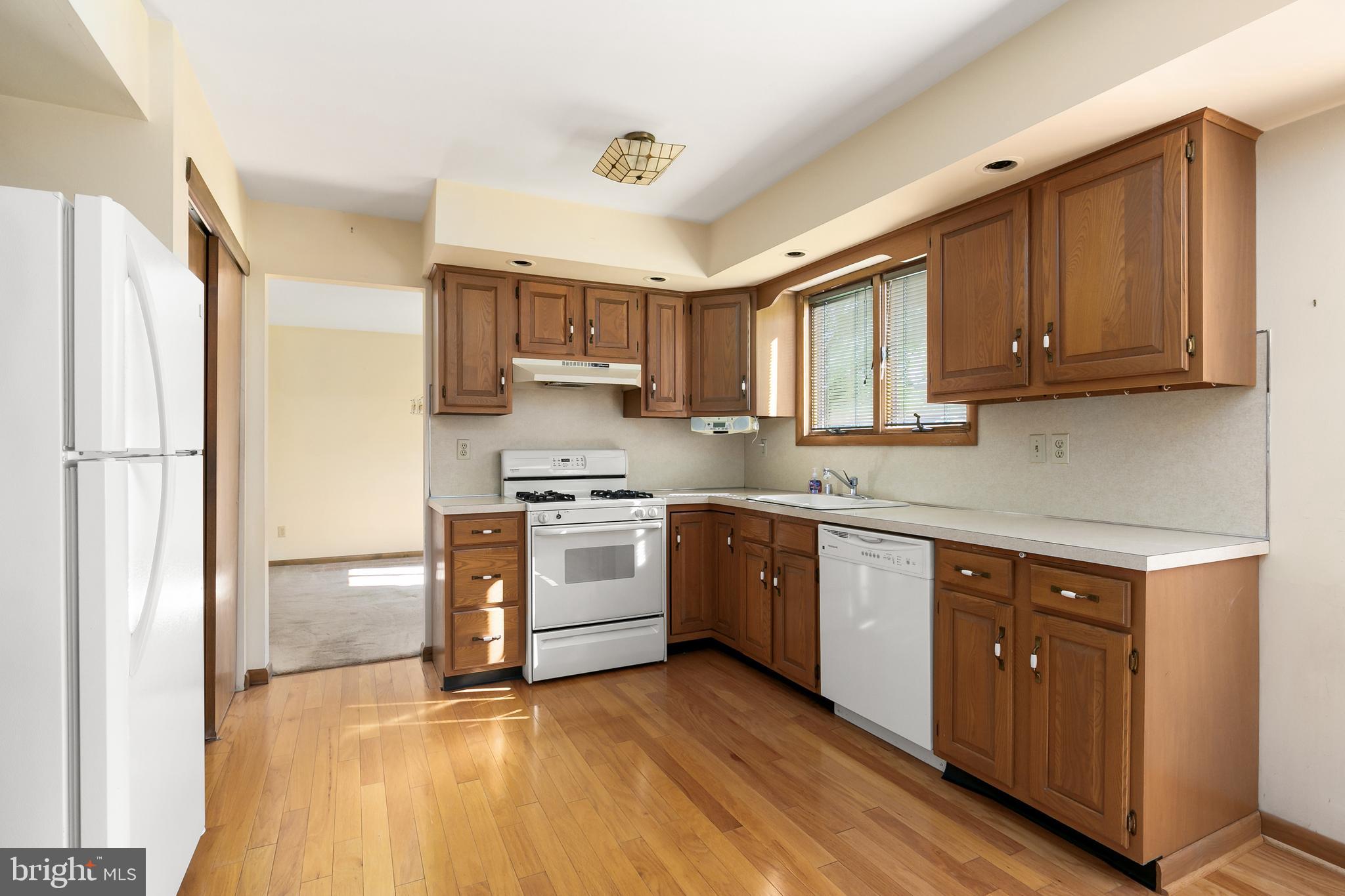 503 Haines Mill Road Delran, NJ 08075 - Photo 10 of 32 Kitchen