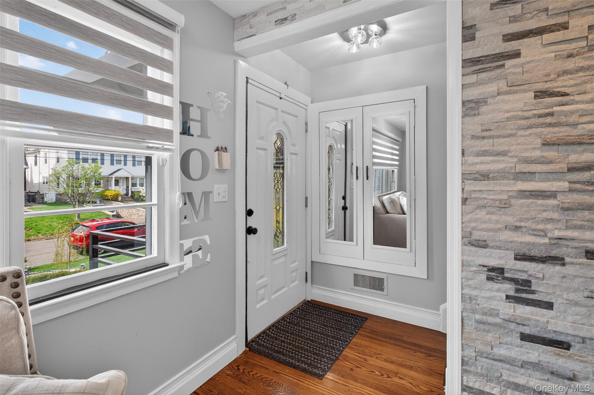 74 Johnson Road Scarsdale, NY 10583 - Photo 5 of 36