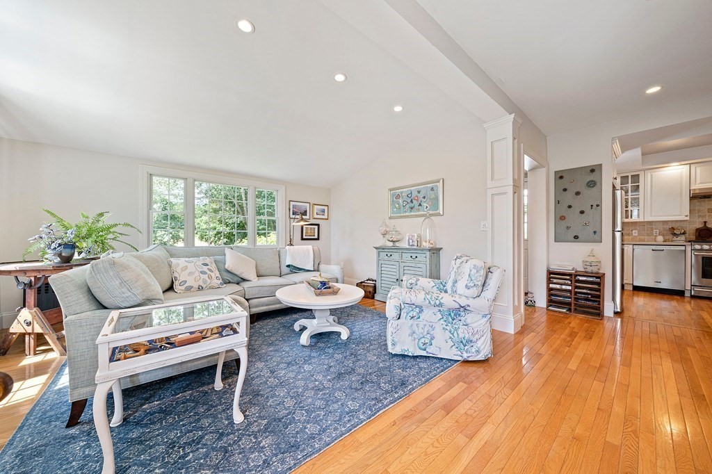 44 Bay Road Duxbury, MA 02332 - Photo 13 of 38