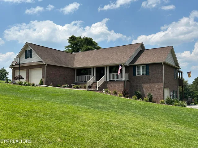 $629,900 | 322 Battlefield Drive, Dandridge, TN 37725