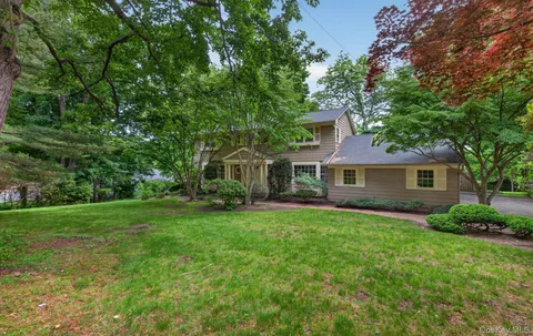 $2,050,000 | 19 Seward Drive, Woodbury, NY 11797