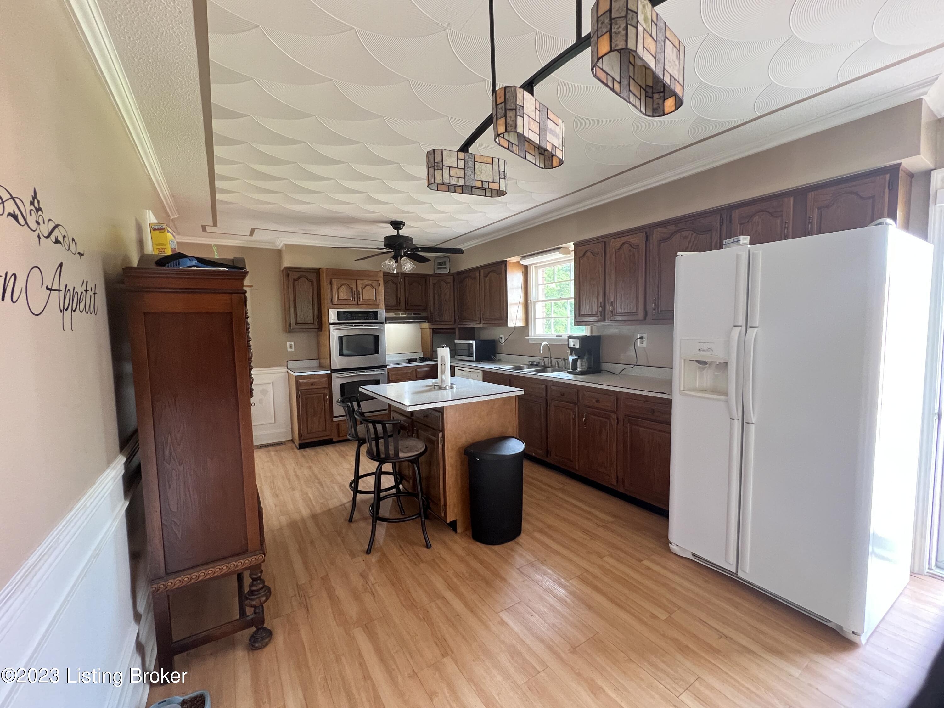 123 Scotts Gap Road Louisville, KY 40272 - Photo 9 of 28 Kitchen