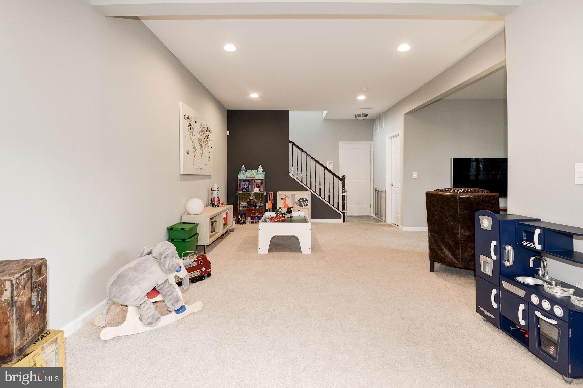 42241 Castle Ridge Square Brambleton, VA 20148 - Photo 30 of 40 Gallery Image 30
