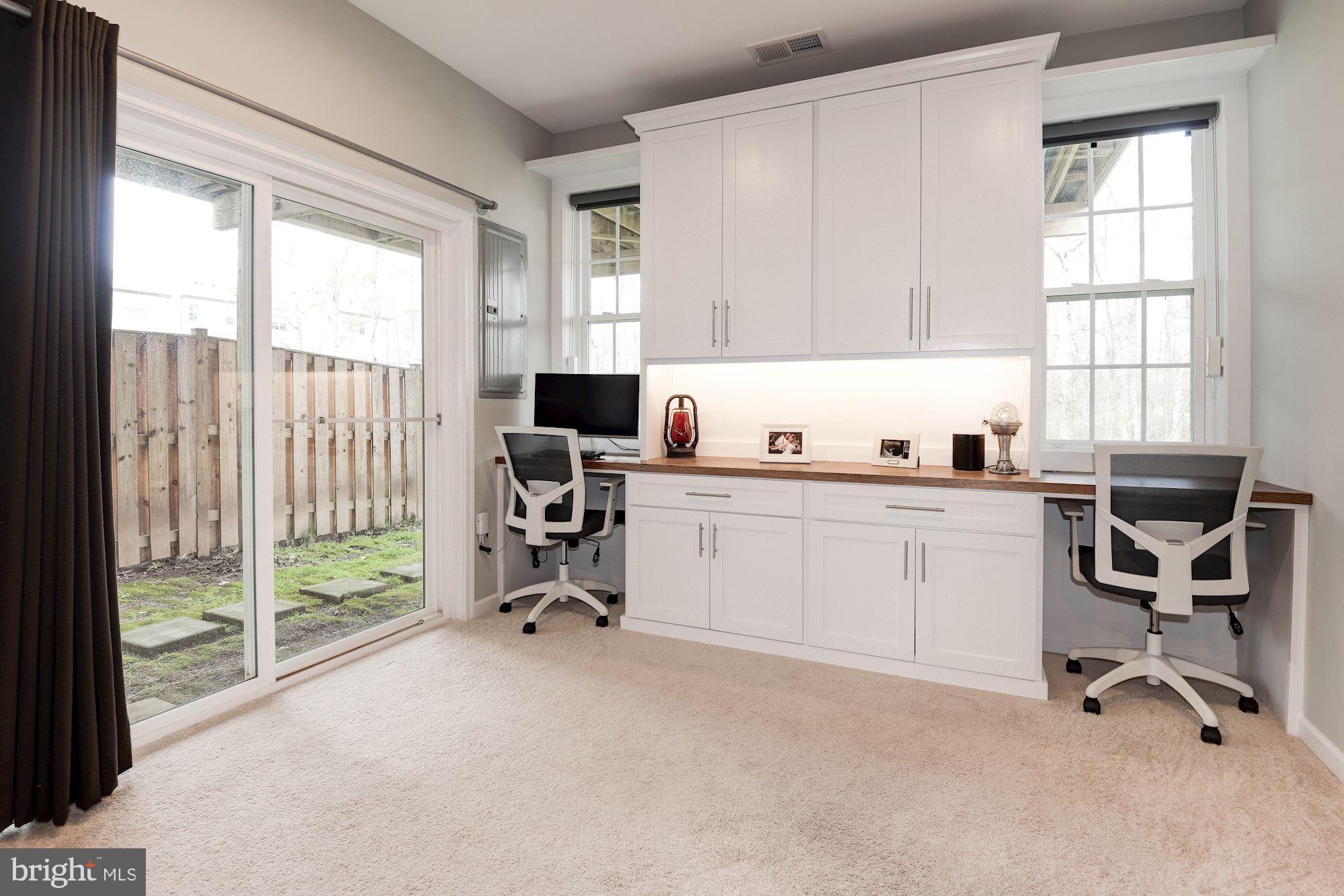 42241 Castle Ridge Square Brambleton, VA 20148 - Photo 31 of 40 Gallery Image 31