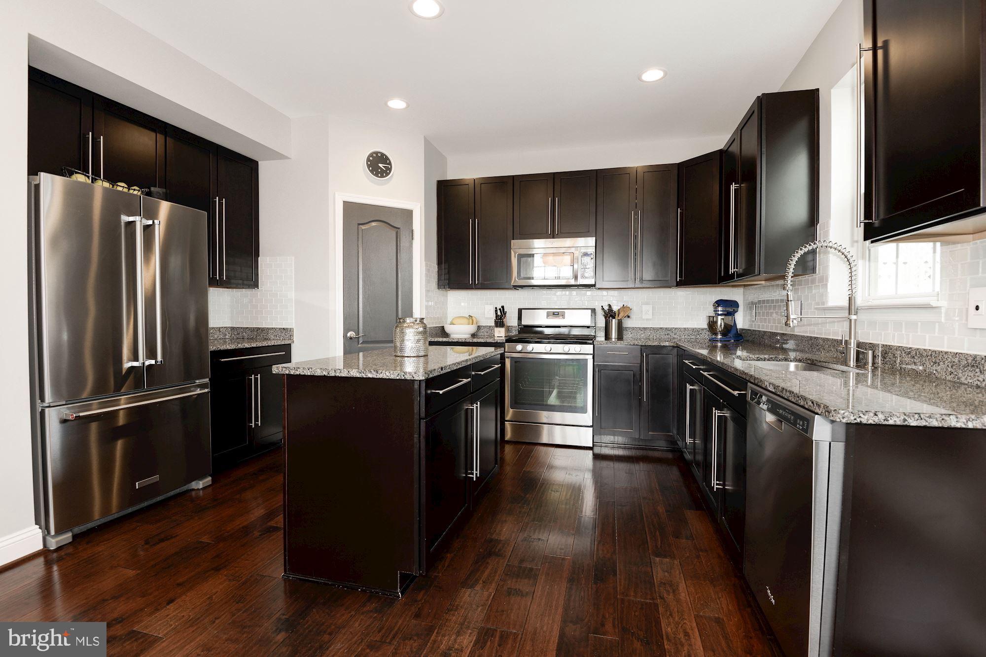 42241 Castle Ridge Square Brambleton, VA 20148 - Photo 10 of 40 Gallery Image 10