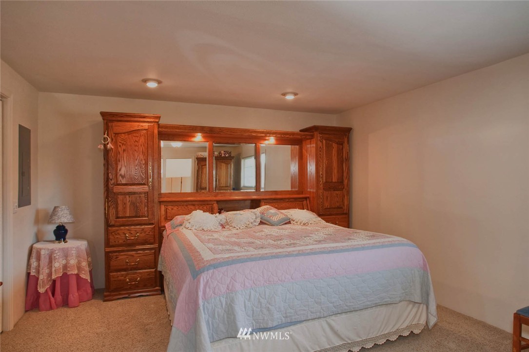 8407 176th Avenue Southwest Rochester, WA 98579 - Photo 10 of 20