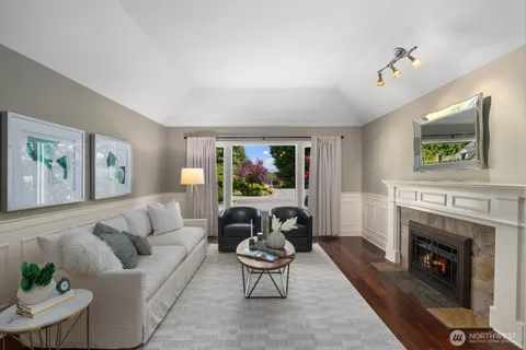 $1,890,000 | 21603 Northeast 22nd Court, Sammamish, WA 98074