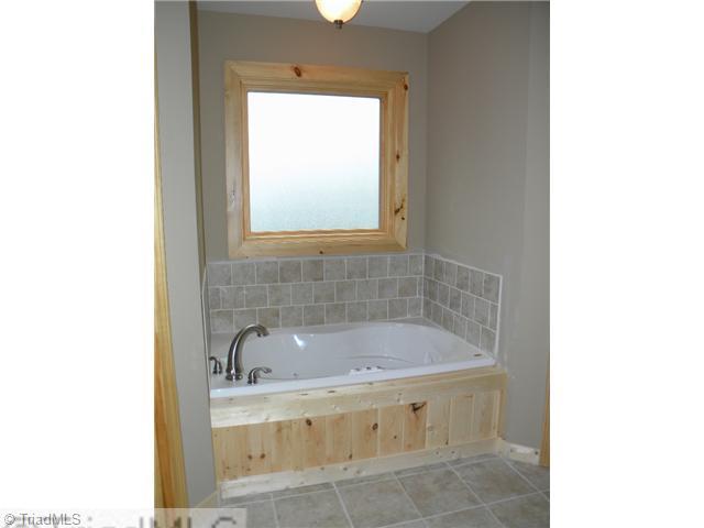 47 Alpine Way Fancy Gap, VA 24328 - Photo 16 of 16 Master Bath/Spa.
