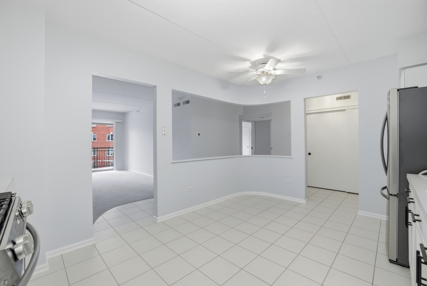 650 South River Road, Unit 405 Des Plaines, IL 60016 - Photo 7 of 21