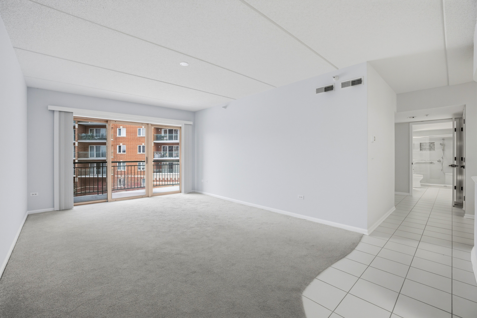 650 South River Road, Unit 405 Des Plaines, IL 60016 - Photo 9 of 21