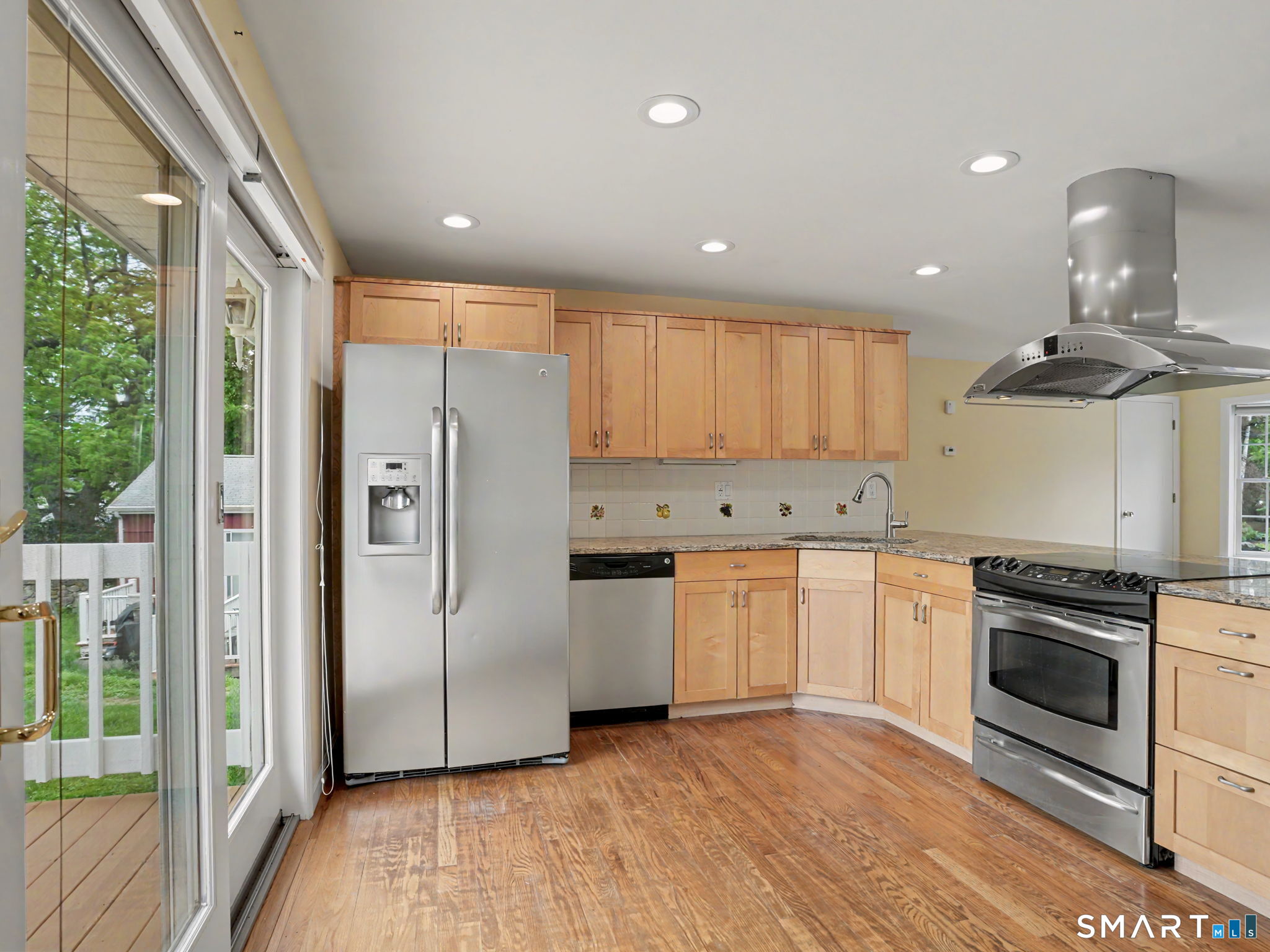 42 County Street Norwalk, CT 06851 - Photo 9 of 25
