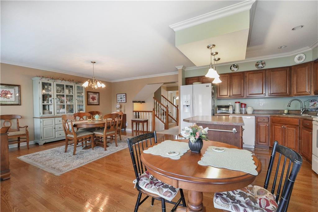 19 Castle View Drive McKees Rocks, PA 15136 - Photo 8 of 24 Kitchen/Dining Room