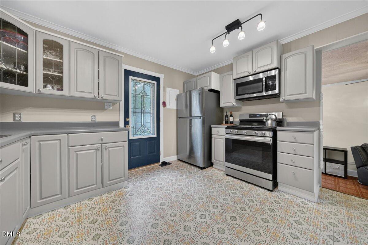 3918 Cheek Road Durham, NC 27704 - Photo 10 of 49 07-3918CheekRdDurham_007_ZRL08285