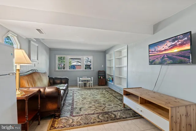 $599,000 | 187 South Lakeside Drive East, Medford, NJ 08055