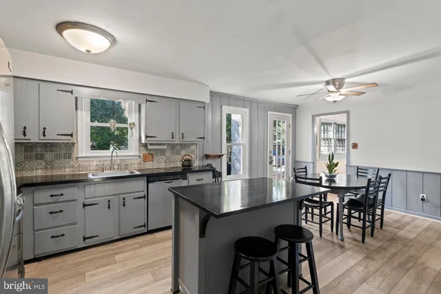 $599,000 | 187 South Lakeside Drive East, Medford, NJ 08055