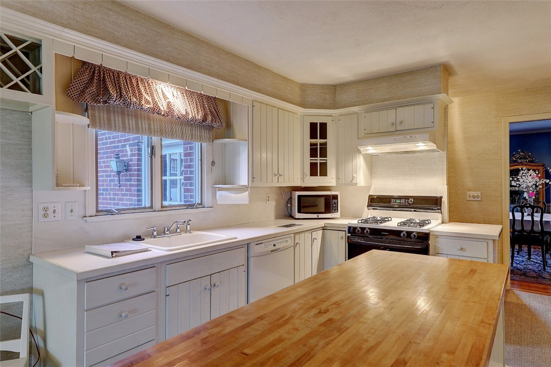 8 Hanley Farm Road Warren, RI 02885 - Photo 12 of 24