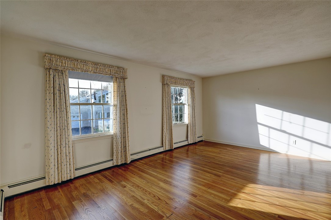 8 Hanley Farm Road Warren, RI 02885 - Photo 19 of 24