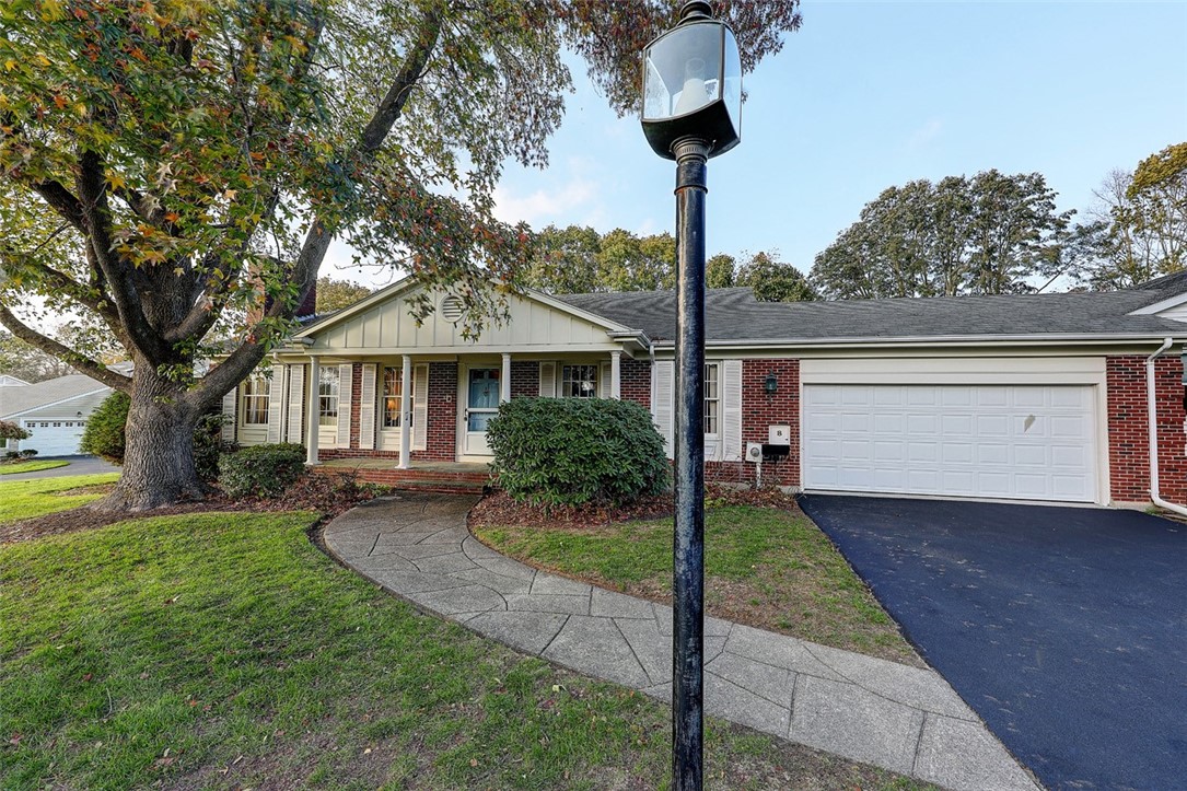 8 Hanley Farm Road Warren, RI 02885 - Photo 2 of 24